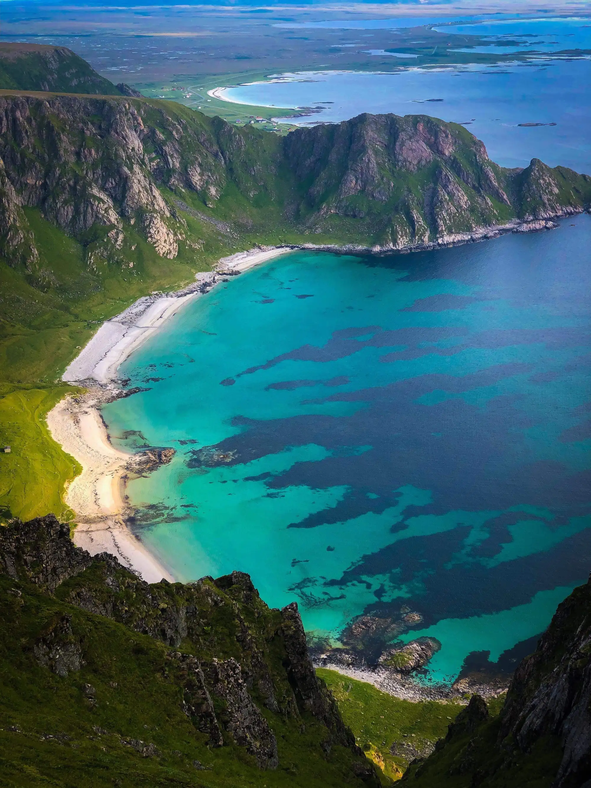 Et naturskjønt øyrike i nord – Norwegian Adventure Company